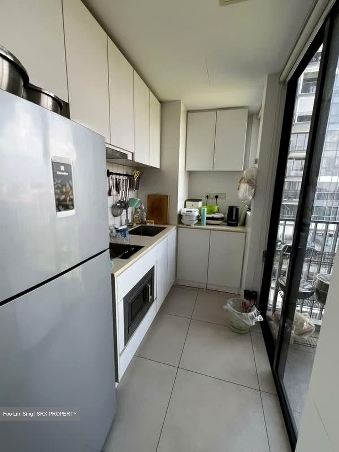 Sky Vue (D20), Condominium #588738011